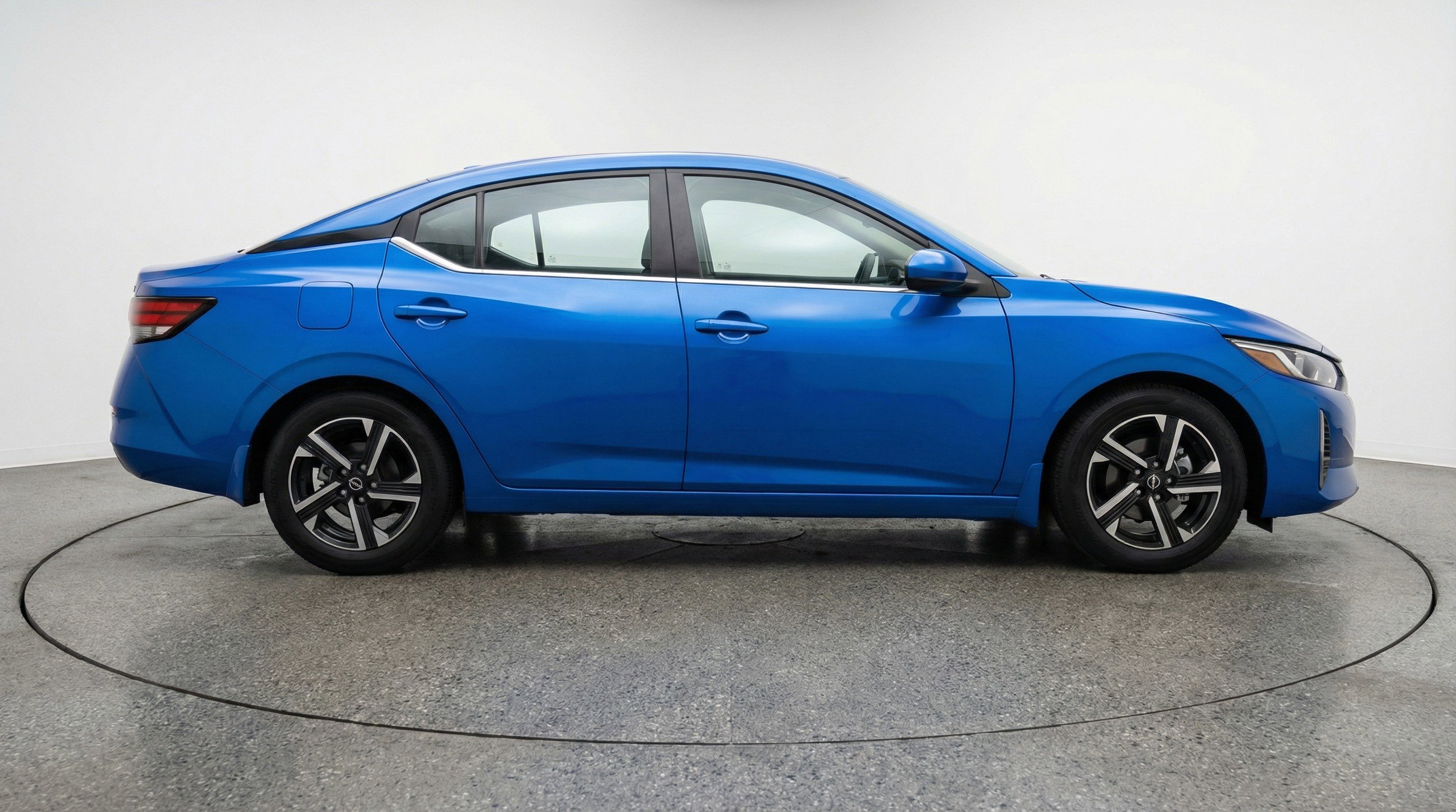 Used 2025 Nissan Sentra SV image 11