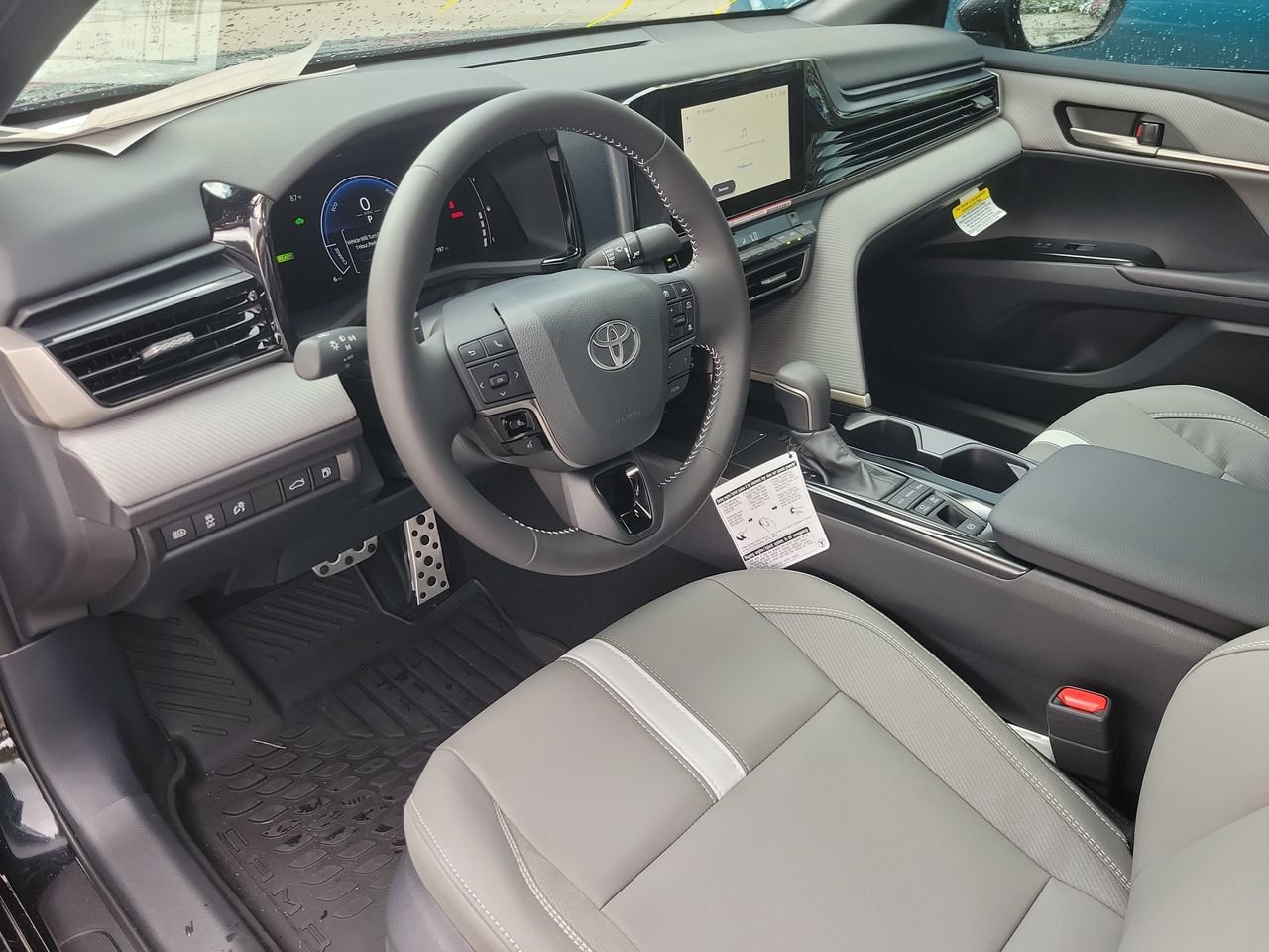 Used 2026 Toyota Camry SE FWD image 16