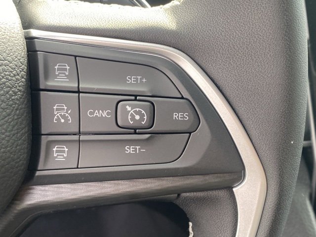 New 2025 Jeep Grand Cherokee Altitude image 38