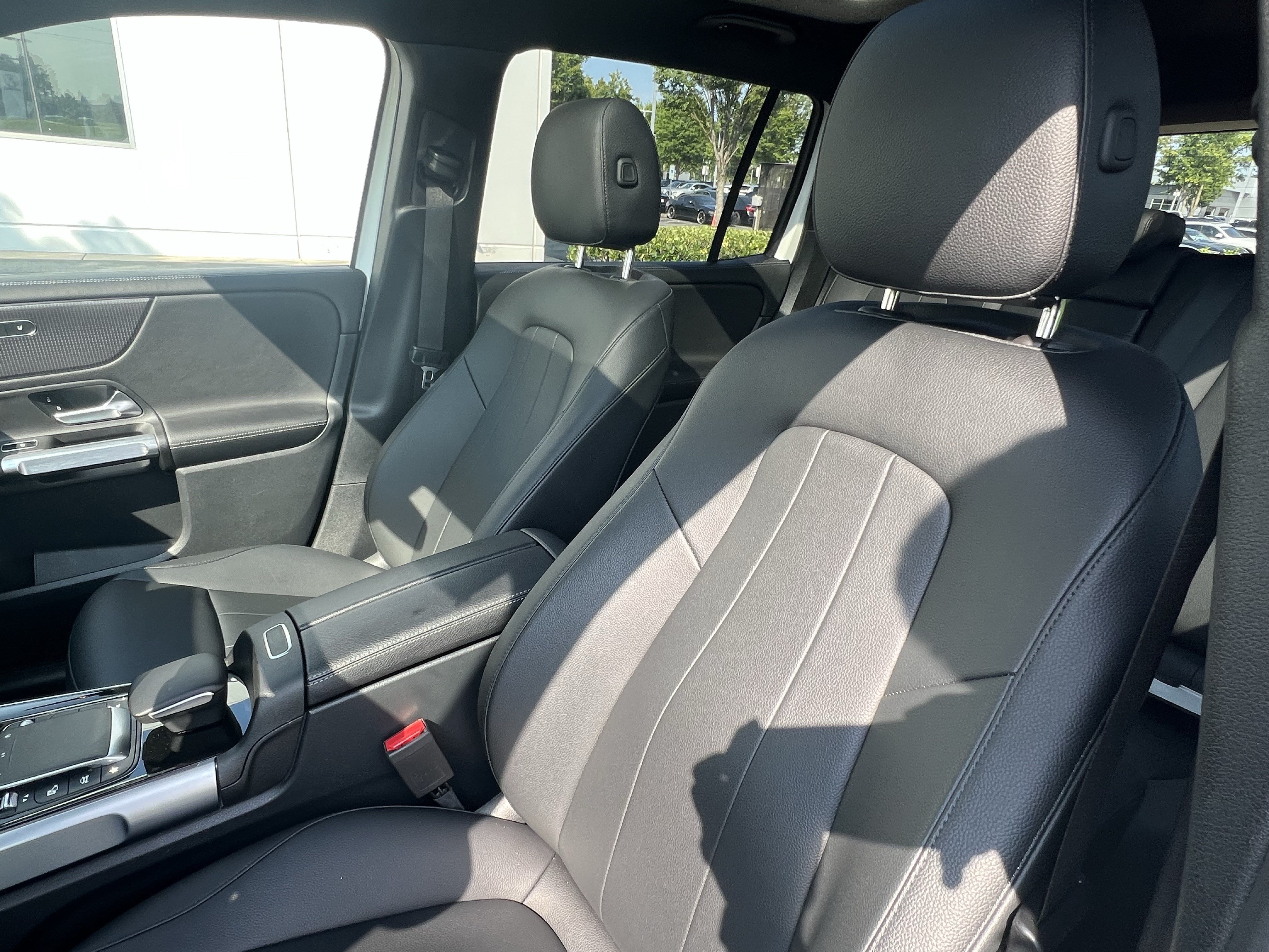 Certified 2022 Mercedes-Benz GLB 250 4MATIC image 16