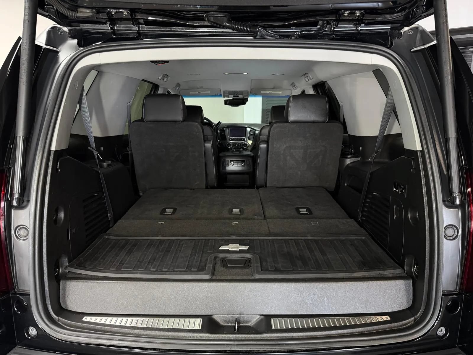 Used 2019 Chevrolet Tahoe Premier w/ Max Trailering Package AWD/4WD image 15