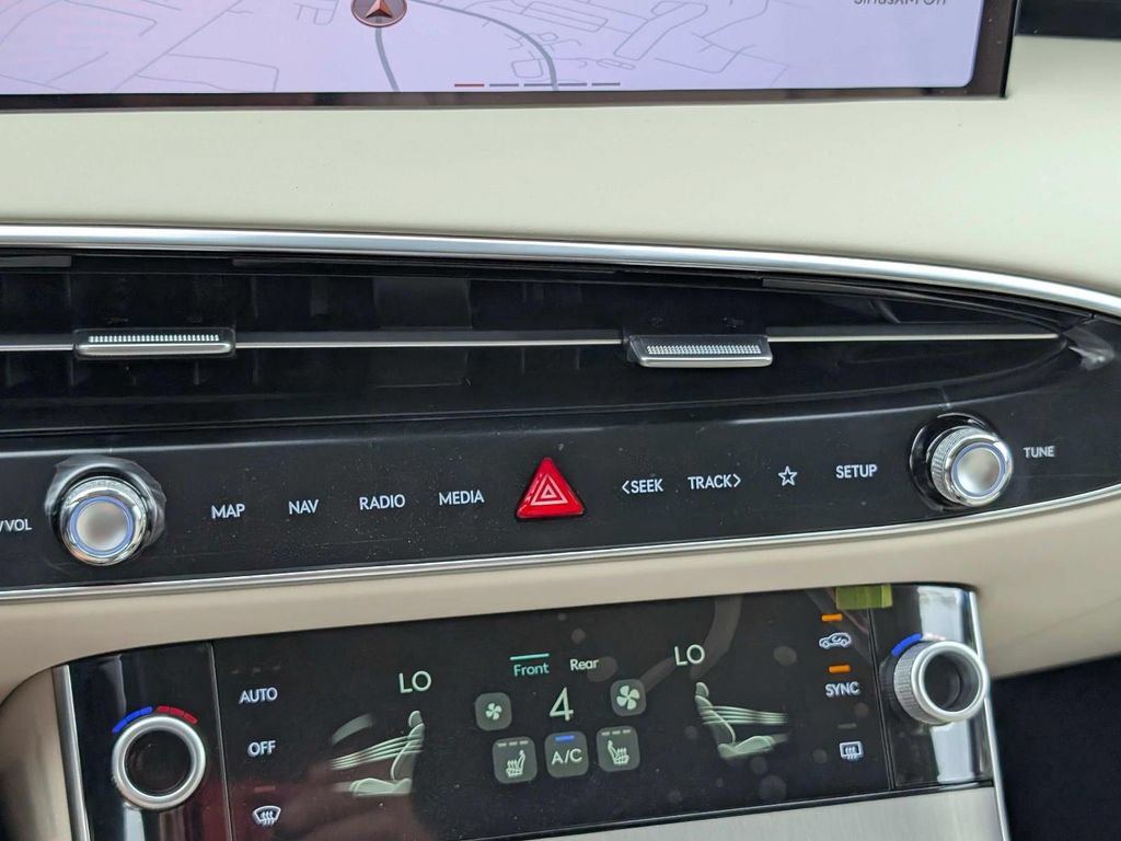 New 2026 Genesis GV70 2.5T Select AWD/4WD image 19