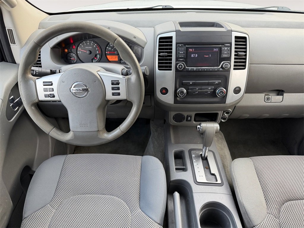 Used 2016 Nissan Frontier SV image 10