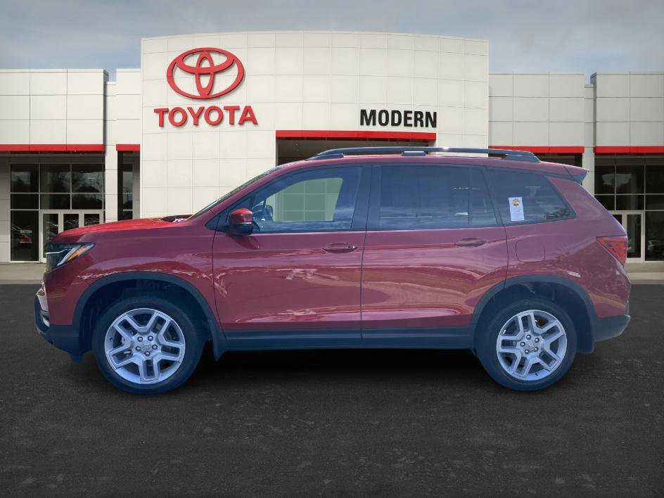 Used 2025 Honda Passport EX-L image 2