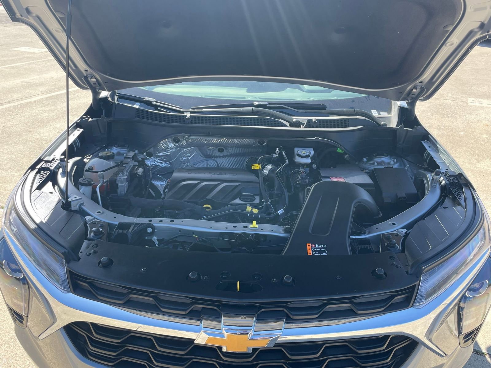 Used 2025 Chevrolet Trax LT w/ LT Convenience Package image 35