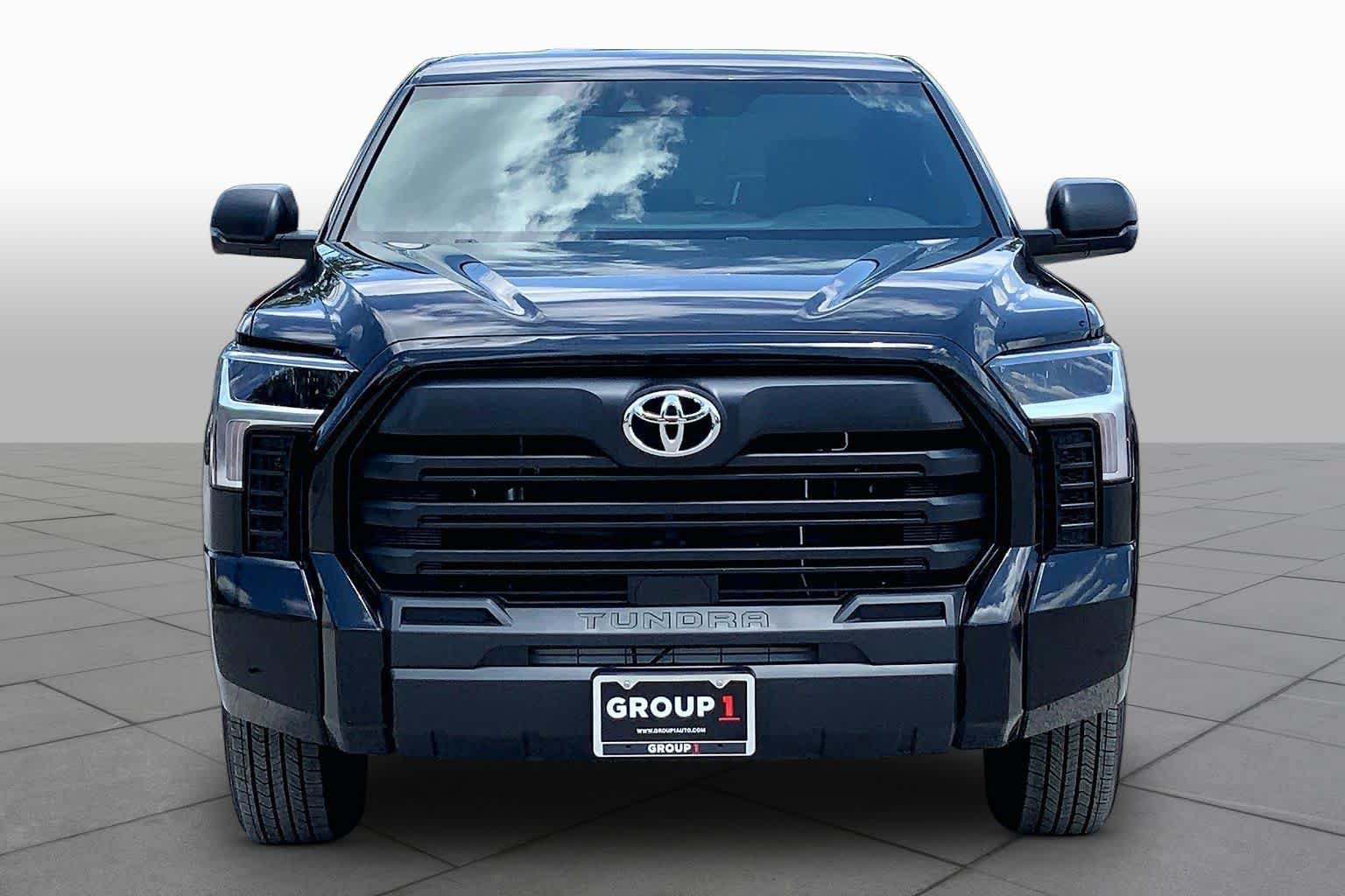 Used 2025 Toyota Tundra SR w/ SR Tow Package AWD/4WD image 4