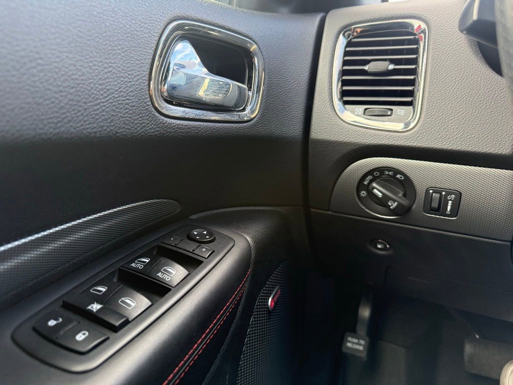 Used 2018 Dodge Durango R/T w/ Blacktop Package image 9