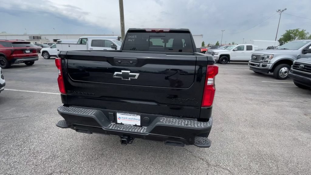 New 2026 Chevrolet Silverado 1500 High Country w/ Midnight Edition AWD/4WD image 9