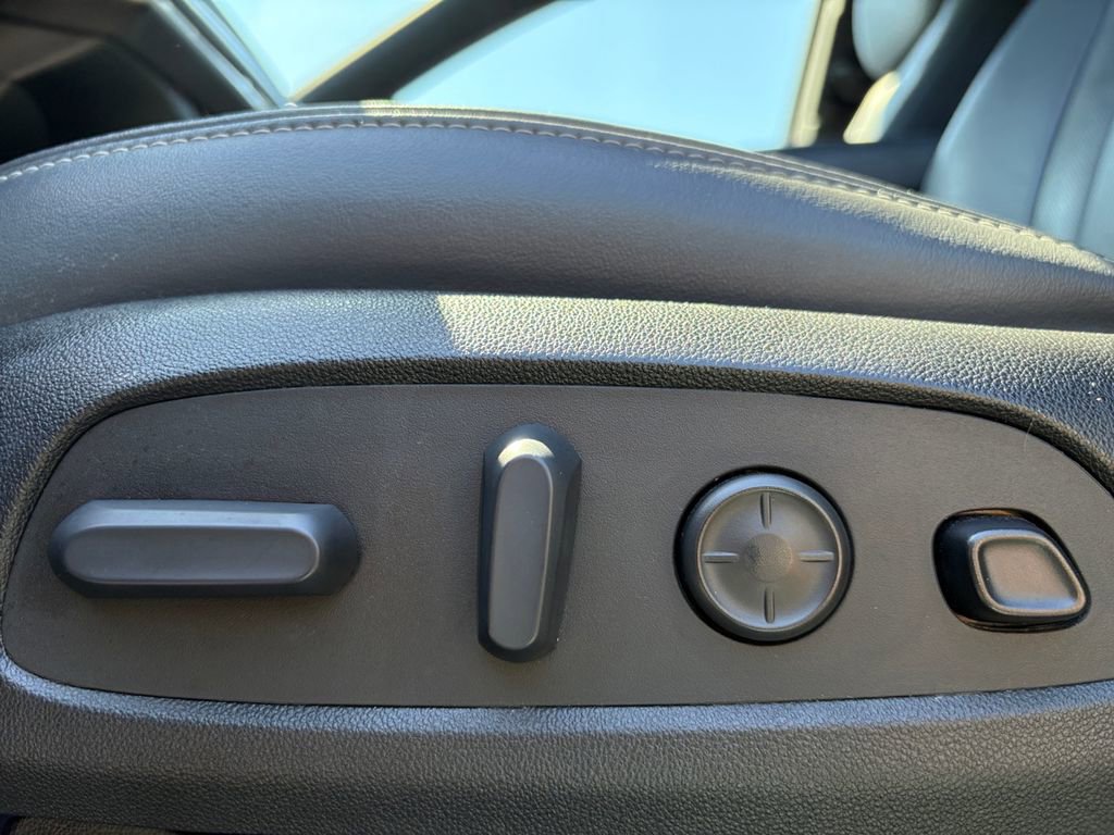 Used 2022 Buick Enclave Premium image 15