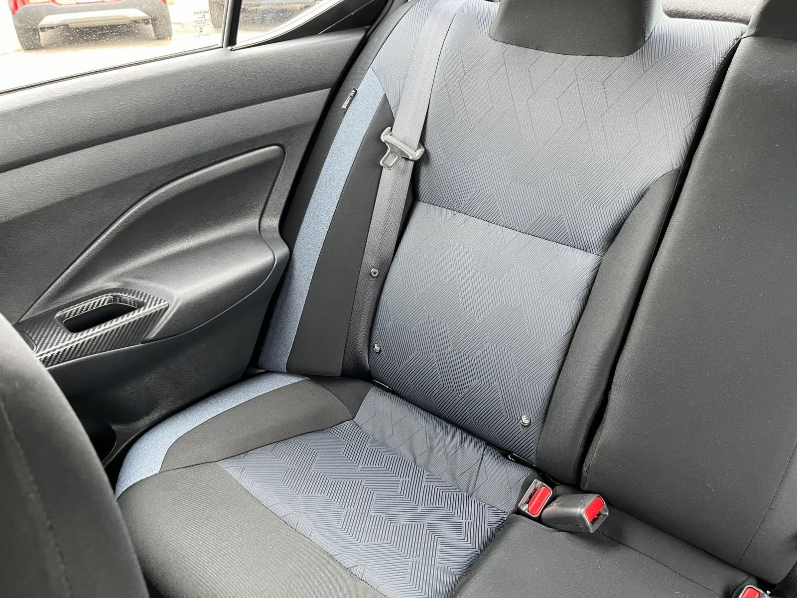 Used 2025 Nissan Versa SV image 36