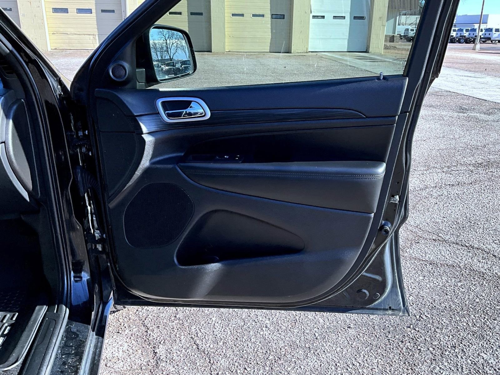 Certified 2021 Jeep Grand Cherokee Laredo X image 17