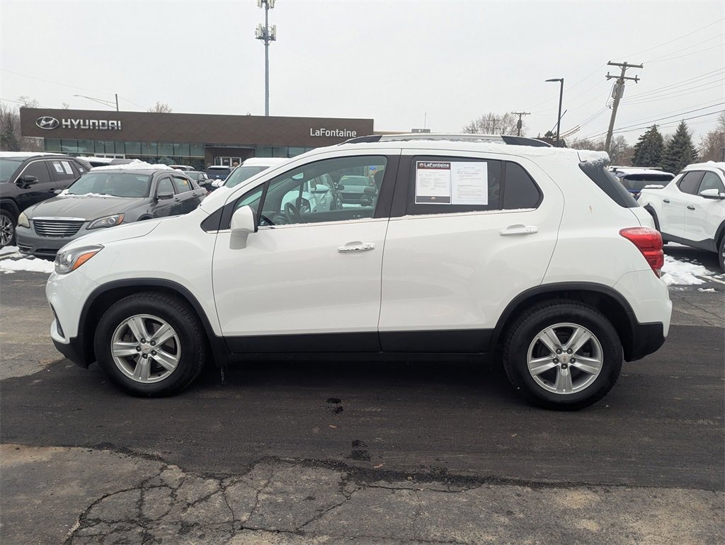 Used 2017 Chevrolet Trax LT w/ LT Convenience Package image 2