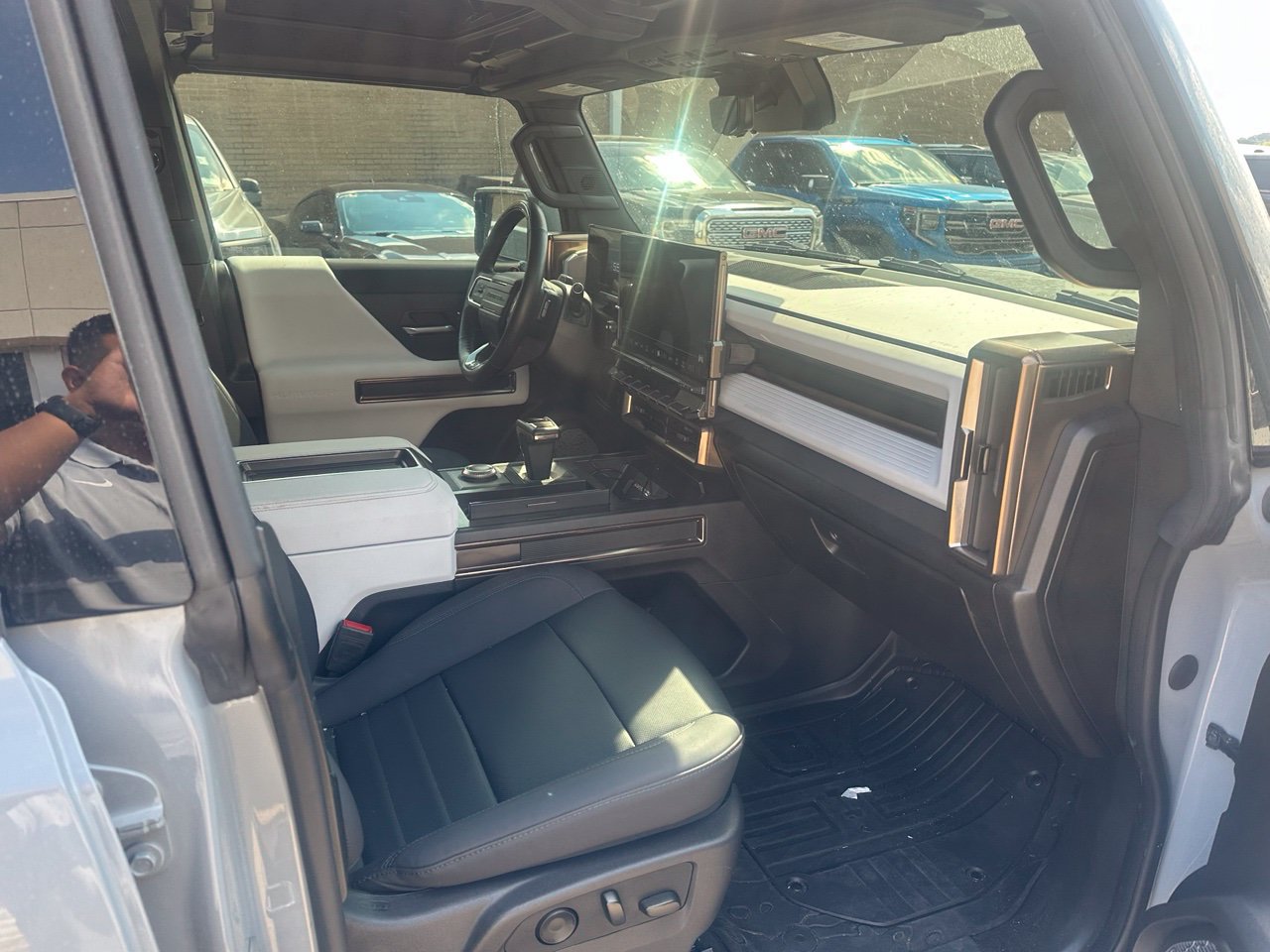 Used 2024 GMC Hummer EV 2X w/ Extreme Off-Road Package AWD/4WD image 14