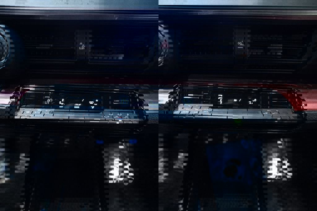 Certified 2024 Toyota Prius Prime SE image 19