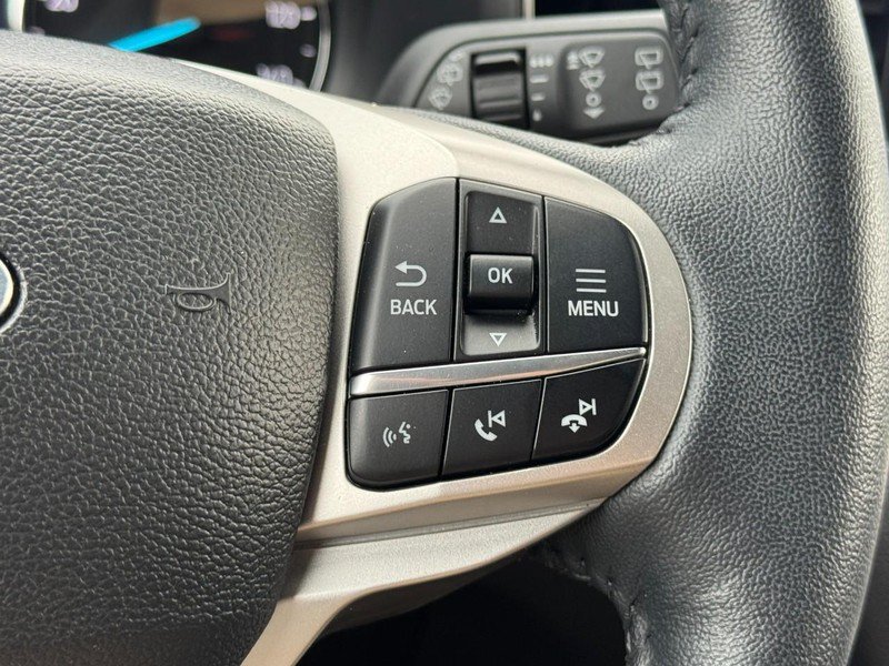 Used 2024 Ford Explorer XLT w/ Equipment Group 202A AWD/4WD image 17