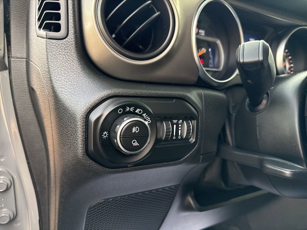 Used 2021 Jeep Gladiator Sport AWD/4WD image 14