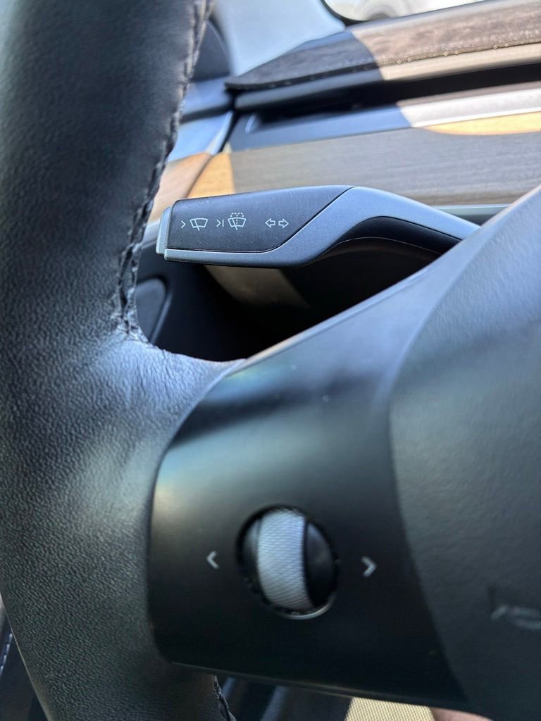 Used 2022 Tesla Model 3 Long Range AWD/4WD image 27
