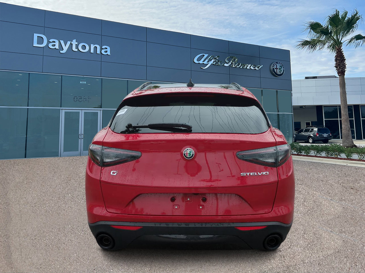 New 2025 Alfa Romeo Stelvio Sprint image 4