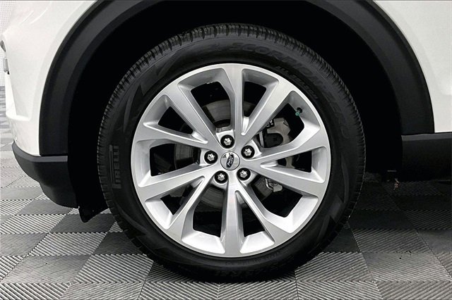 Used 2024 Ford Explorer Platinum w/ Technology Package image 8