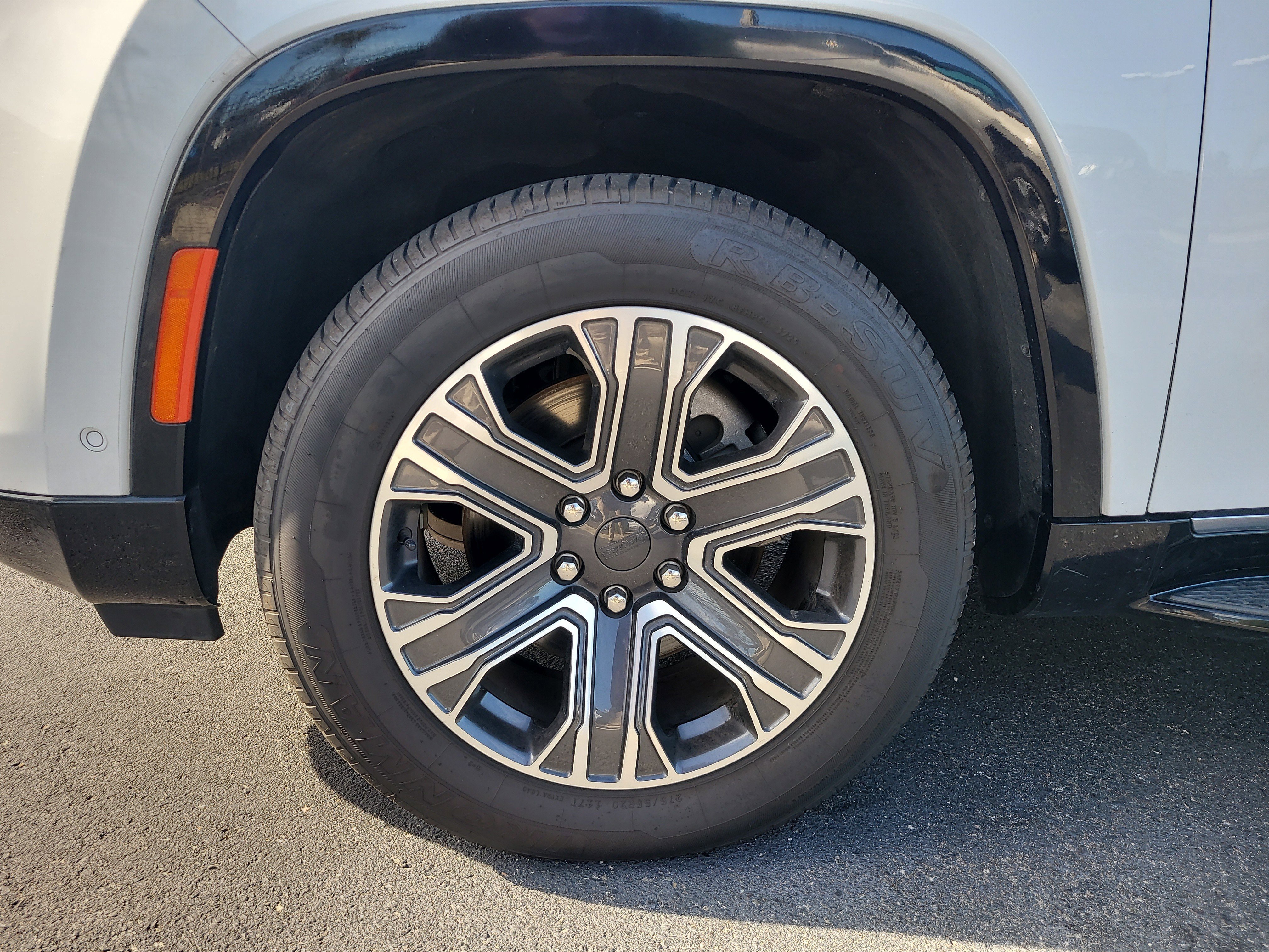 Used 2024 Jeep Wagoneer L Series II w/ Flexible Seating Group image 9