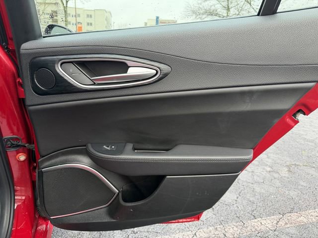 Used 2023 Alfa Romeo Giulia Sprint image 27