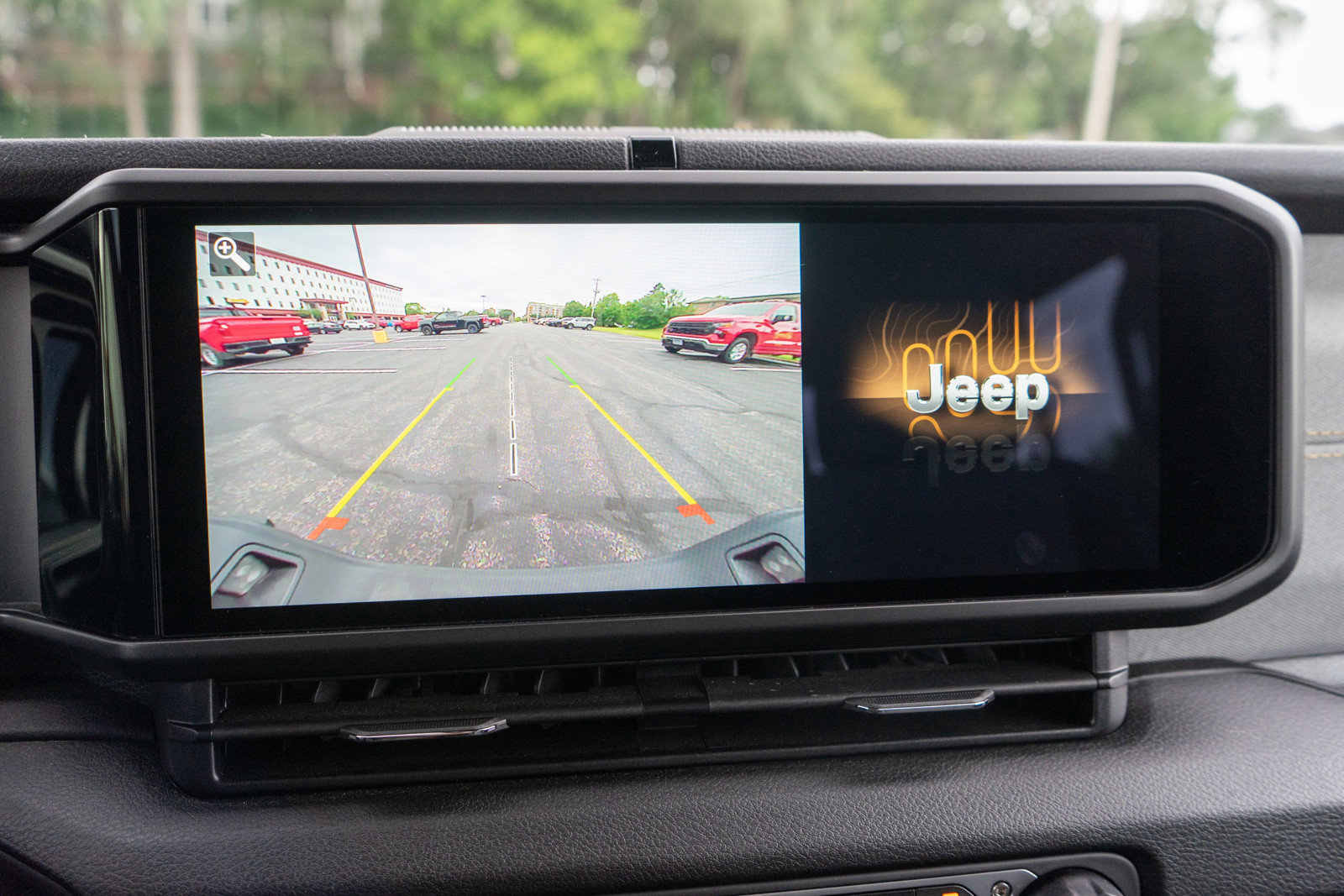 Used 2024 Jeep Gladiator Sport AWD/4WD image 18