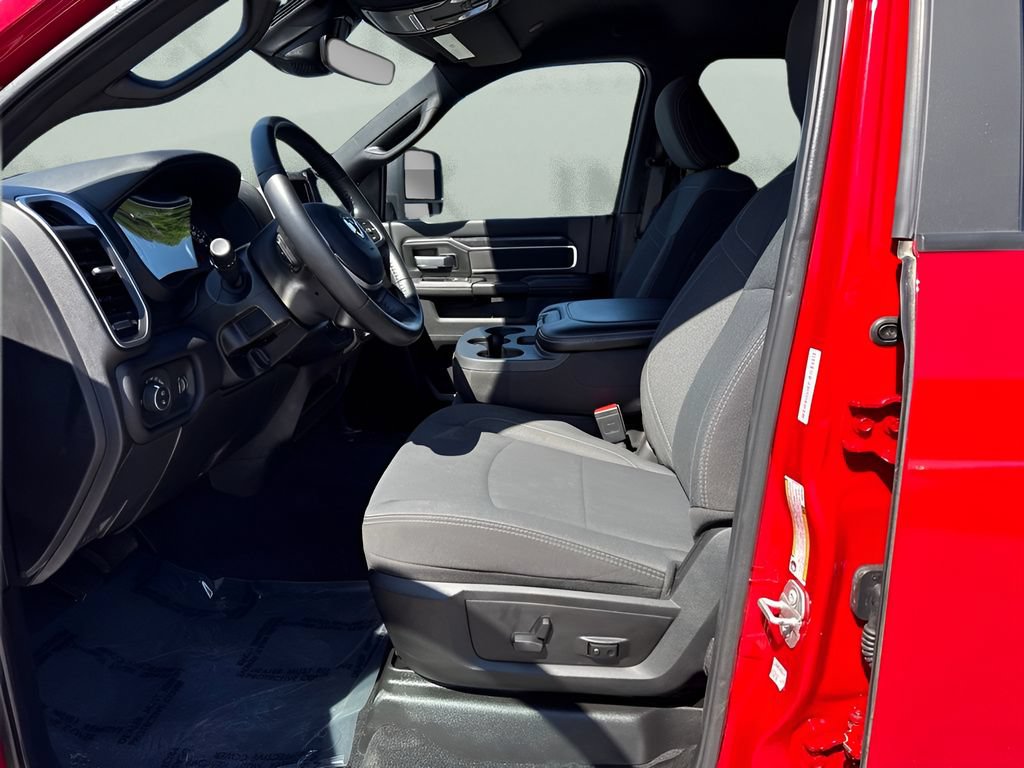 Used 2024 RAM 2500 Big Horn w/ Safety Group AWD/4WD image 9