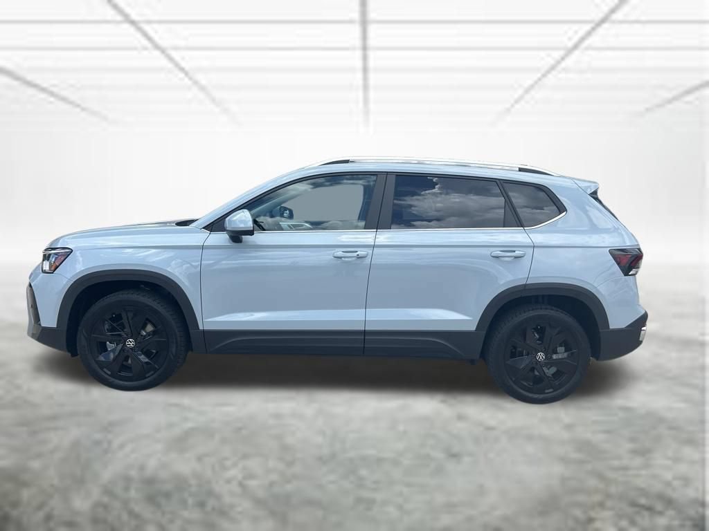 New 2026 Volkswagen Taos SE FWD image 3