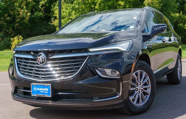 Used 2023 Buick Enclave Essence image 1