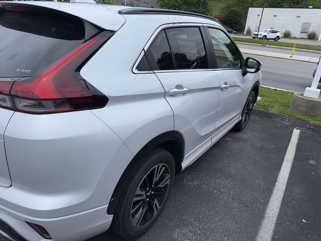 Used 2024 Mitsubishi Eclipse Cross SEL AWD/4WD image 3