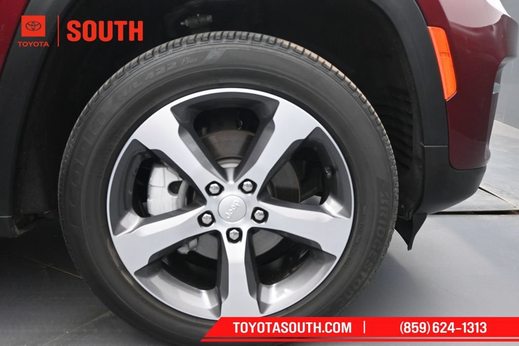 Used 2023 Jeep Grand Cherokee Limited AWD/4WD image 31