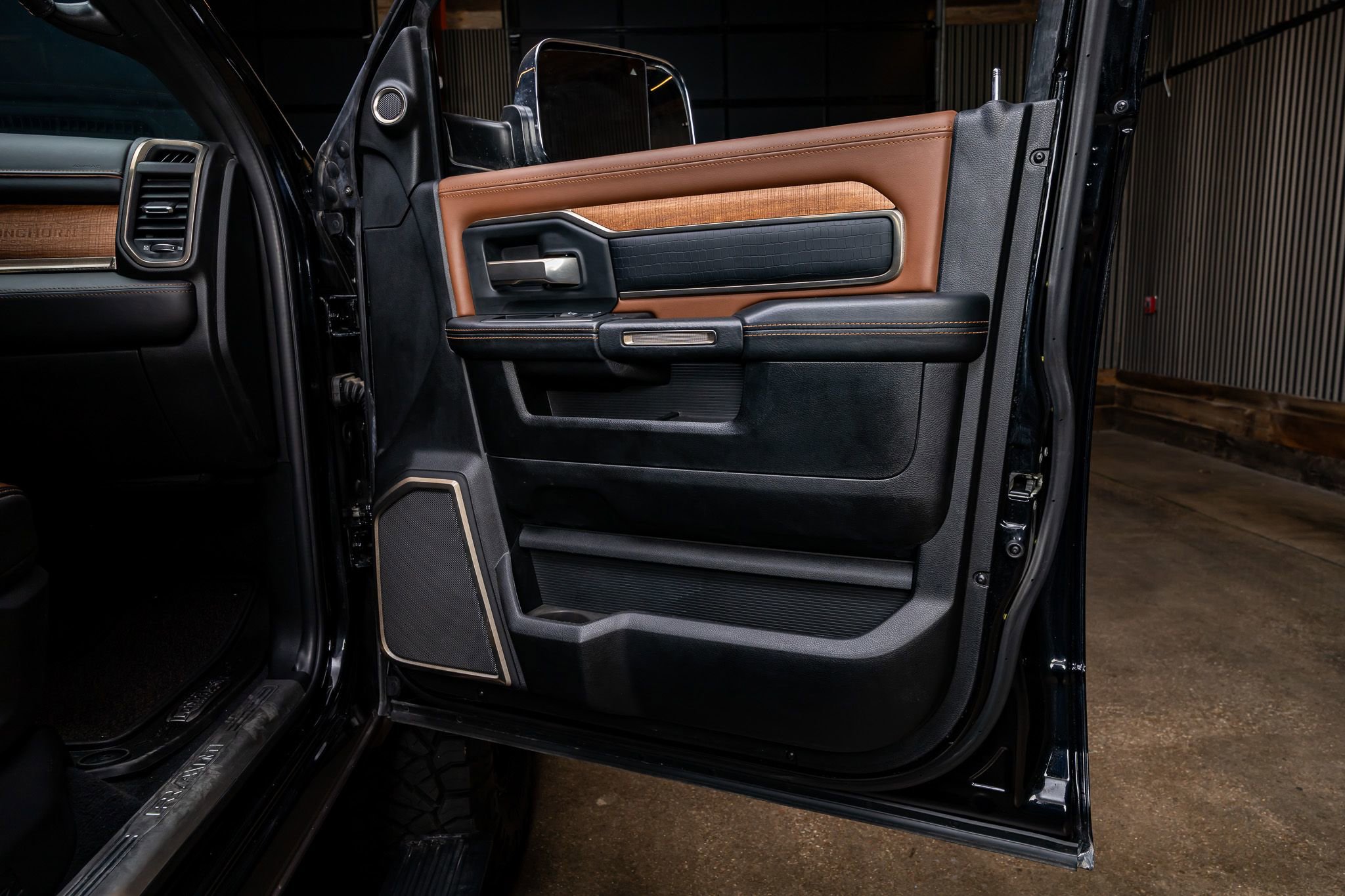 Used 2019 RAM 2500 Limited image 37