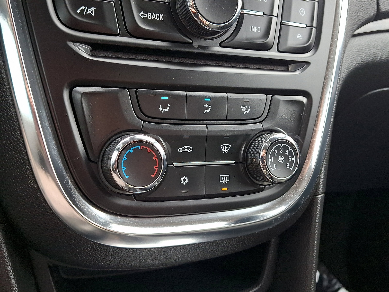 Used 2016 Buick Encore FWD image 17