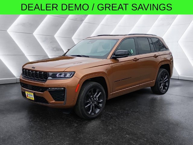 New 2026 Jeep Grand Cherokee Limited AWD/4WD image 2