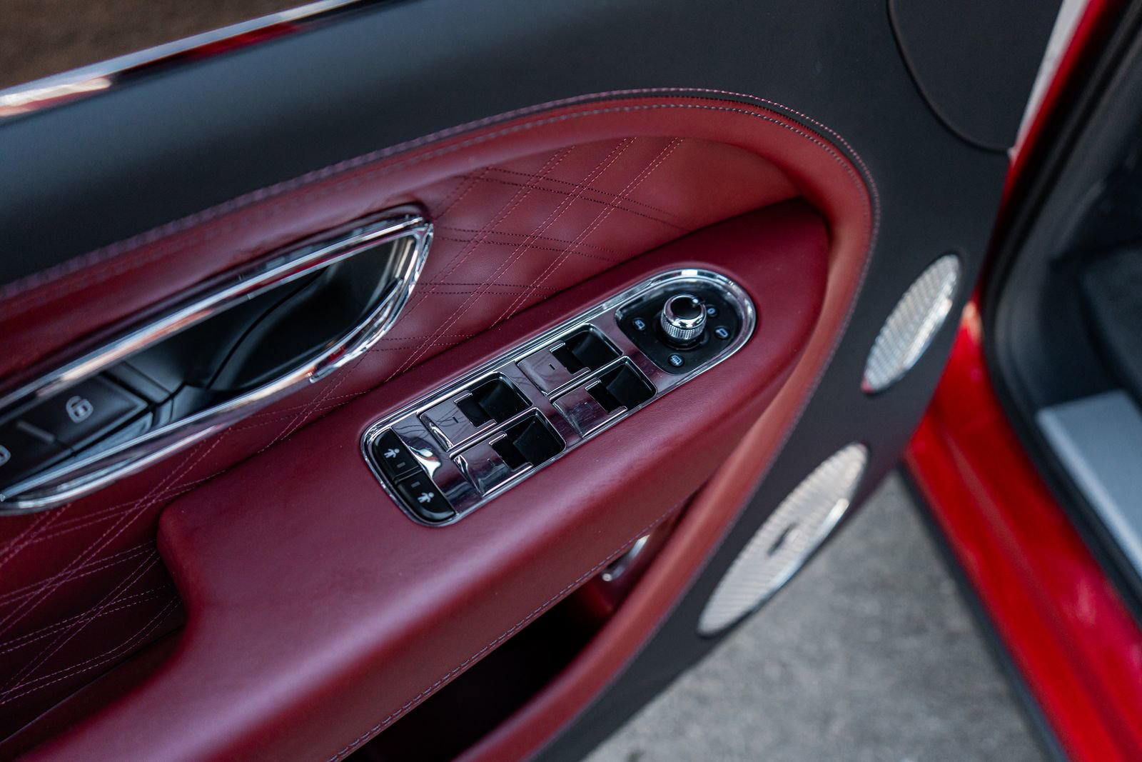 Certified 2024 Bentley Bentayga Extended Wheelbase image 25