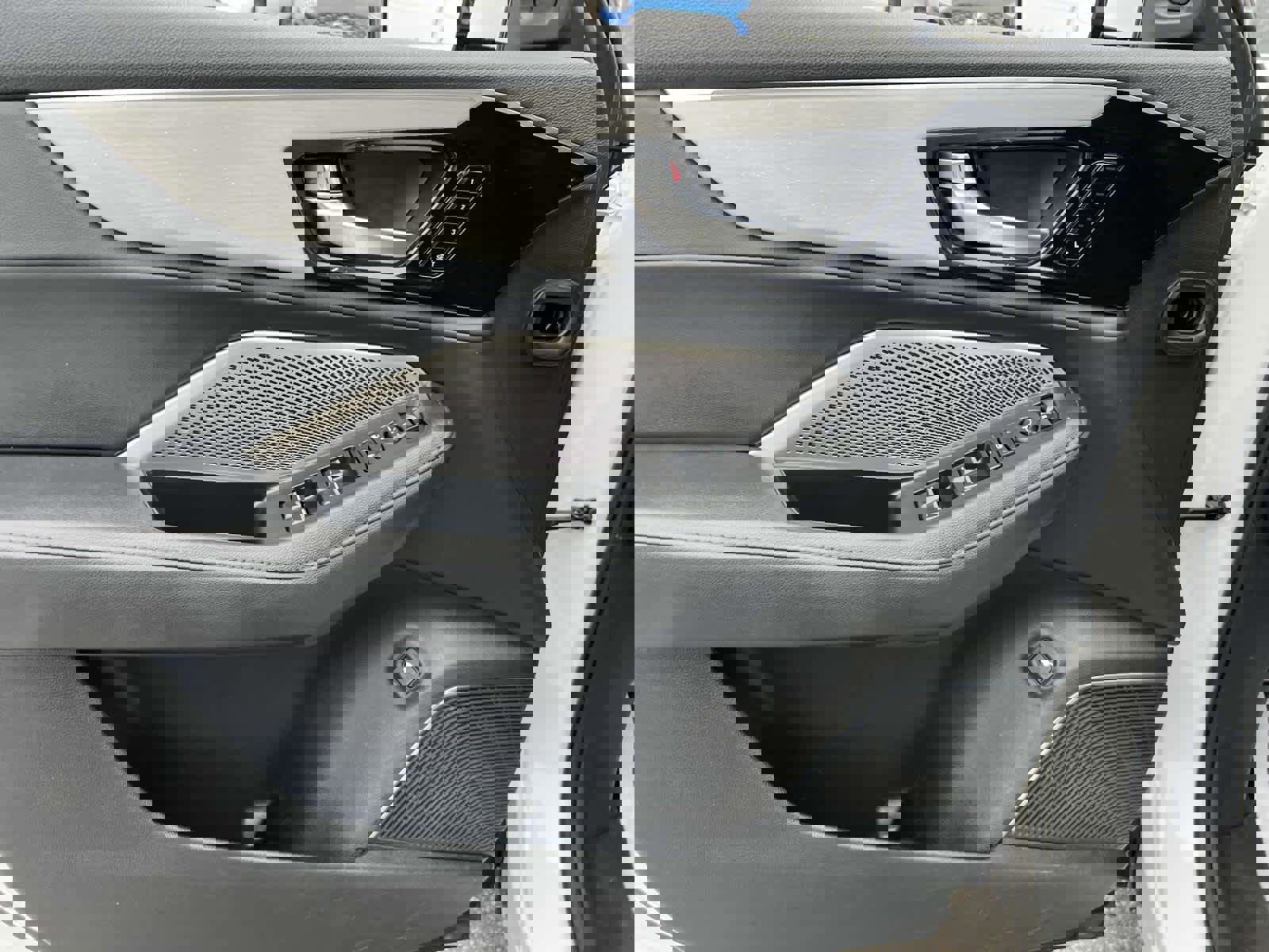 Used 2023 Acura MDX SH-AWD image 16