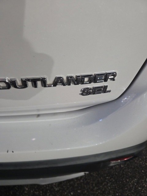 Used 2017 Mitsubishi Outlander SEL image 8