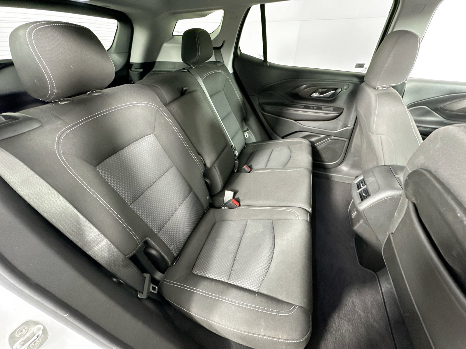 Used 2022 GMC Terrain SLE FWD image 24