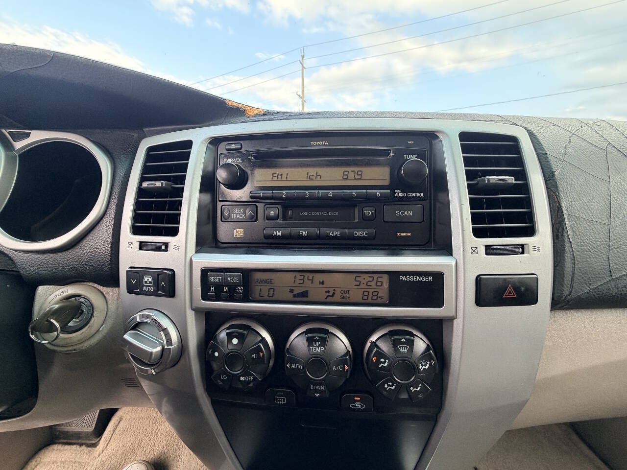 Used 2004 Toyota 4Runner SR5 AWD/4WD image 9