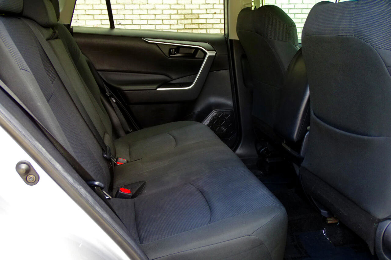 Used 2020 Toyota RAV4 LE image 14