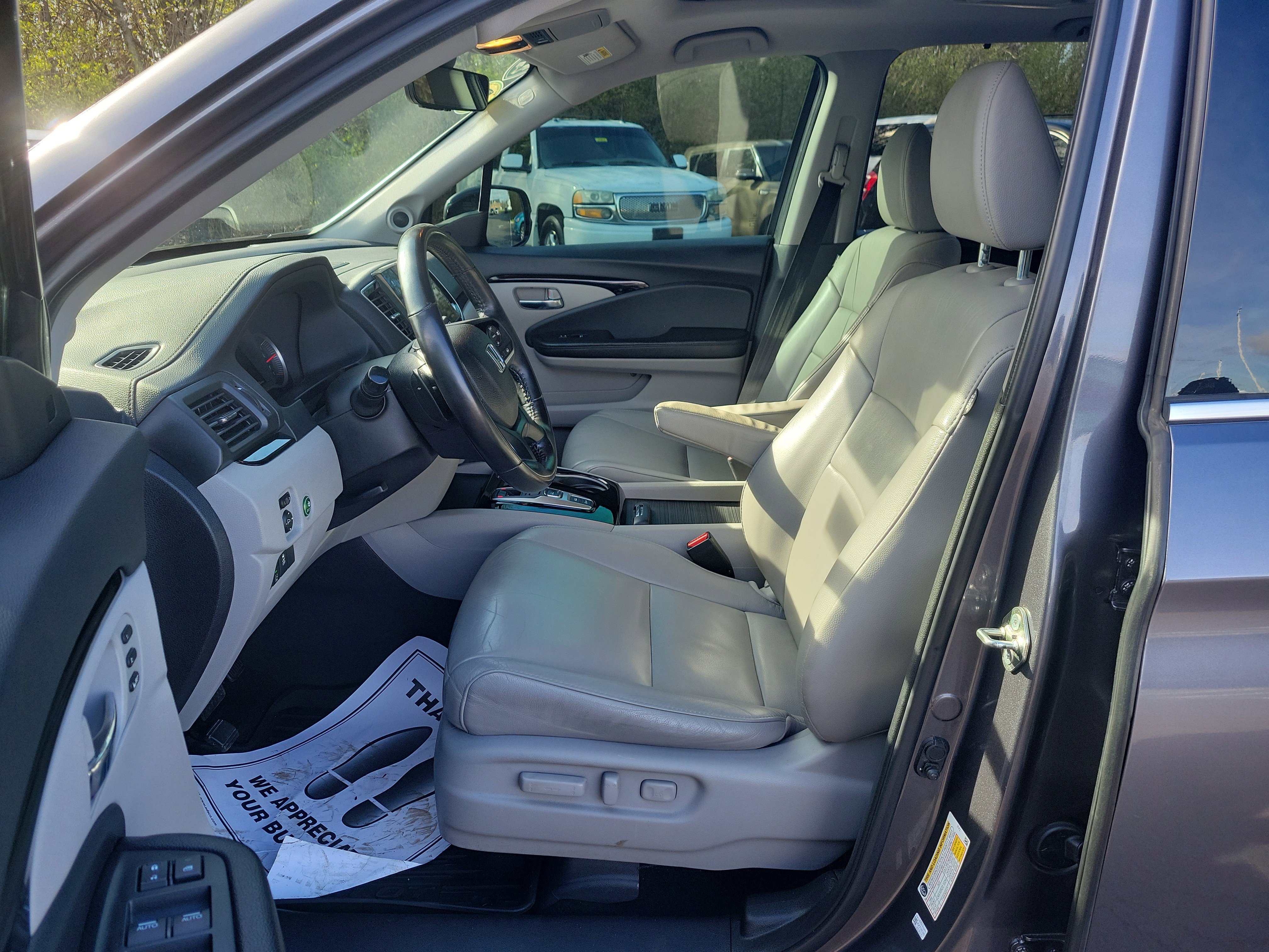 Used 2019 Honda Pilot Touring image 16