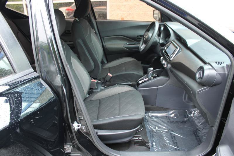Used 2020 Nissan Kicks S FWD image 10