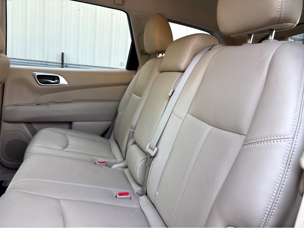 Used 2014 Nissan Pathfinder SL w/ SL Tech Package FWD image 19
