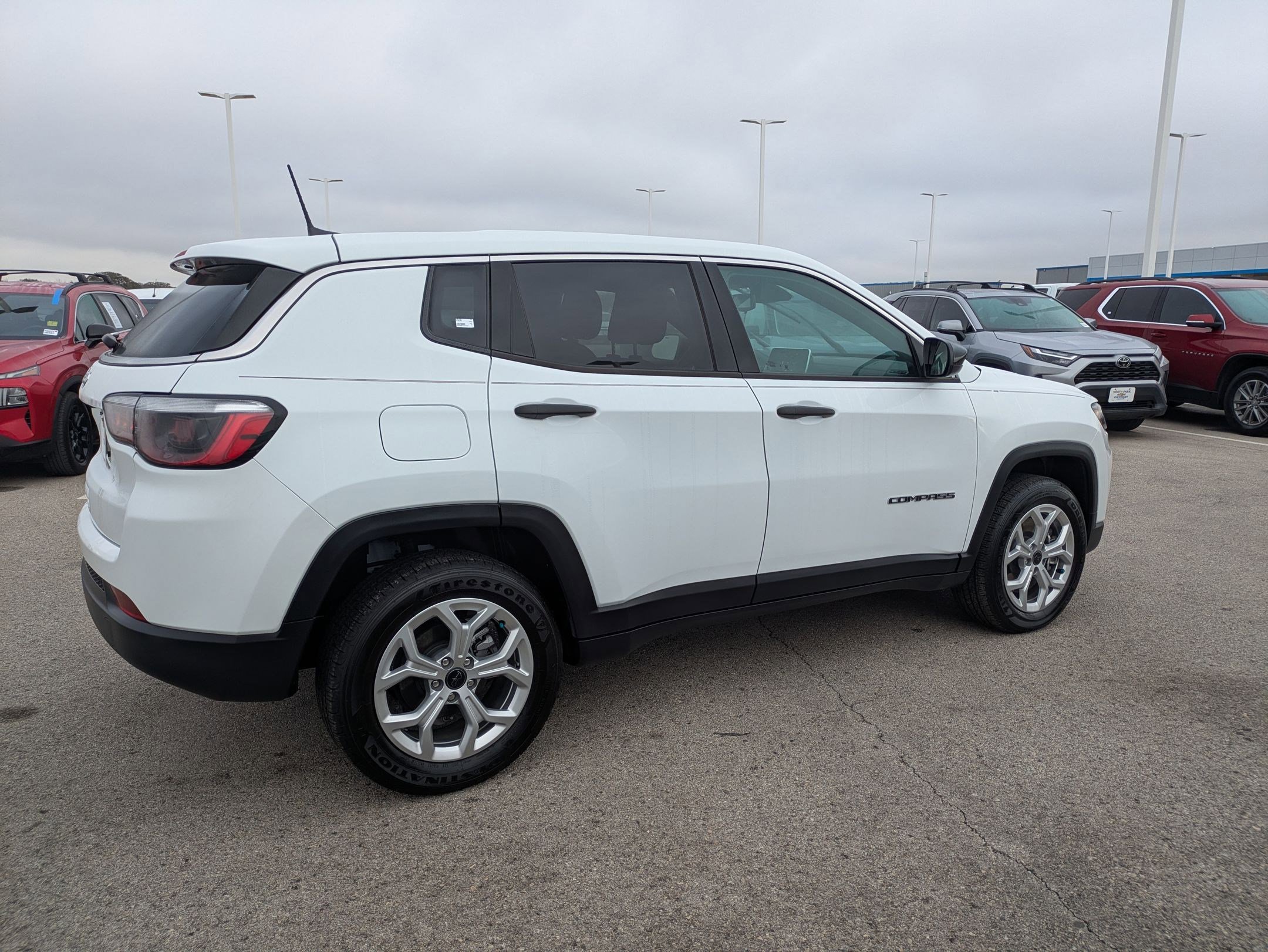 Used 2025 Jeep Compass Sport image 2