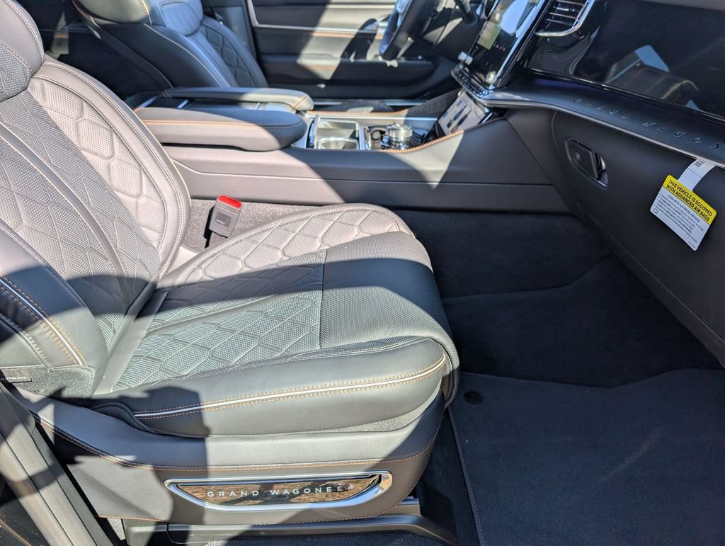 New 2026 Jeep Grand Wagoneer L Summit AWD/4WD image 30