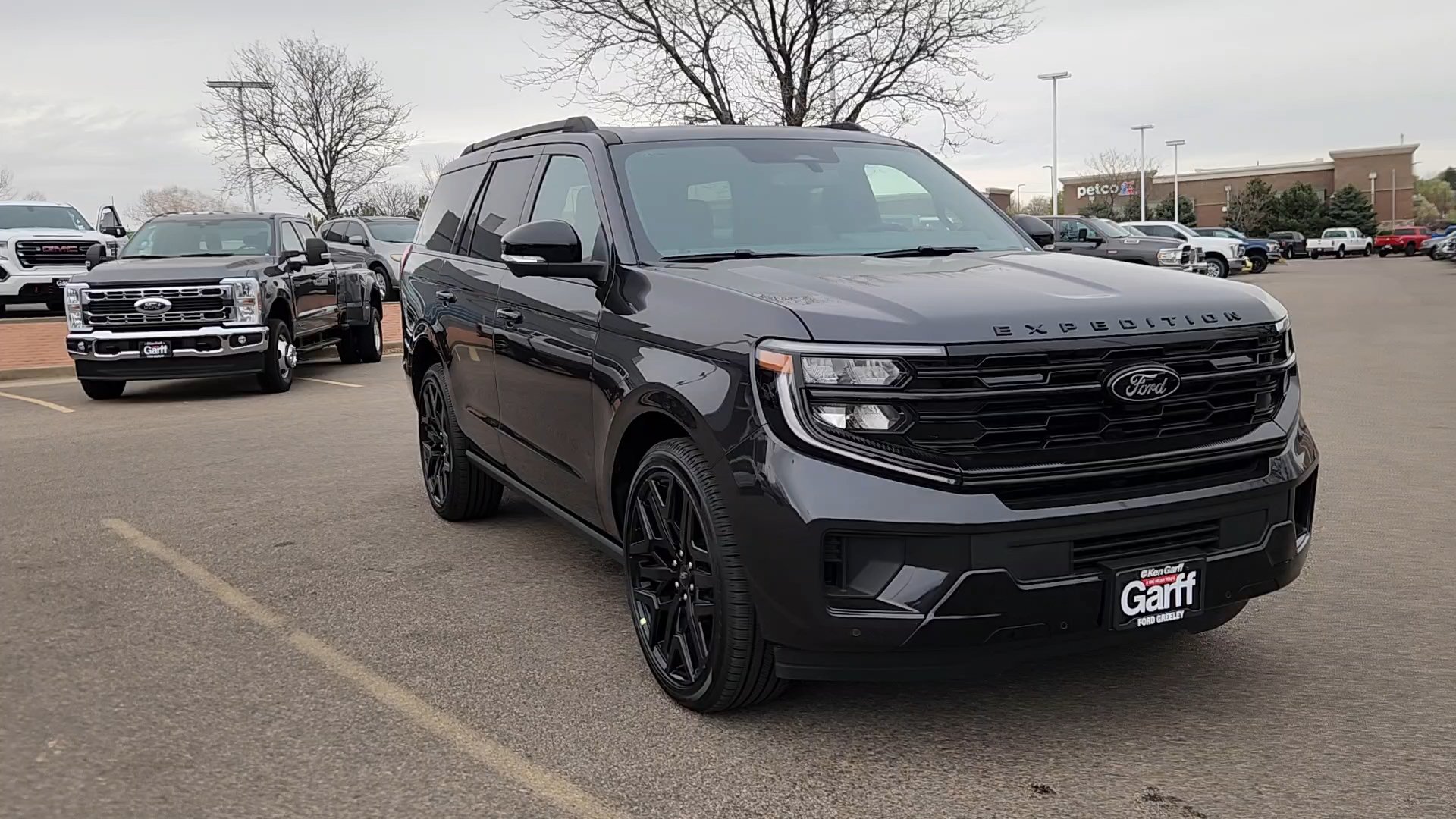 New 2026 Ford Expedition Platinum w/ Stealth Performance Package AWD/4WD image 6