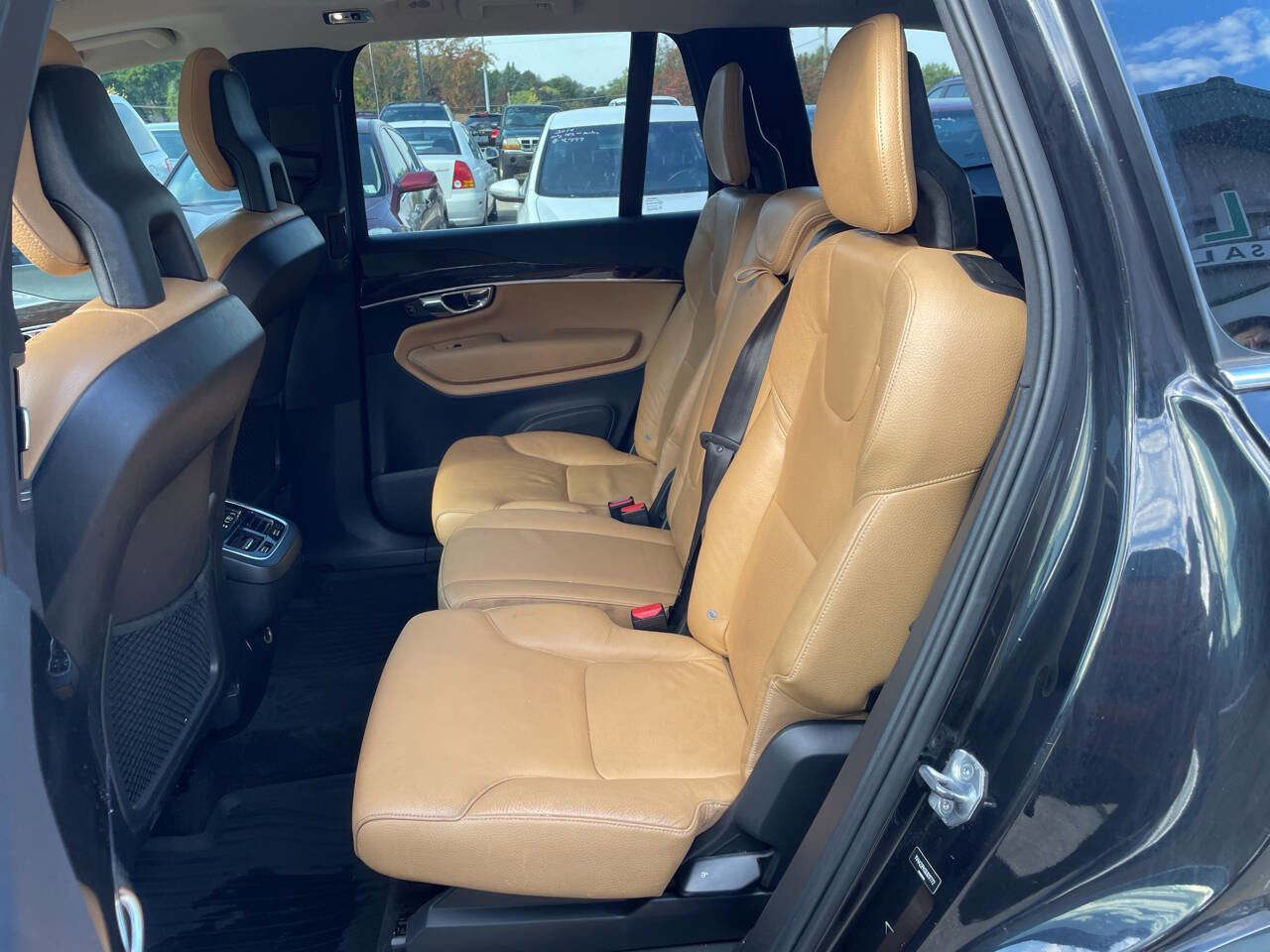 Used 2016 Volvo XC90 T6 Momentum image 12