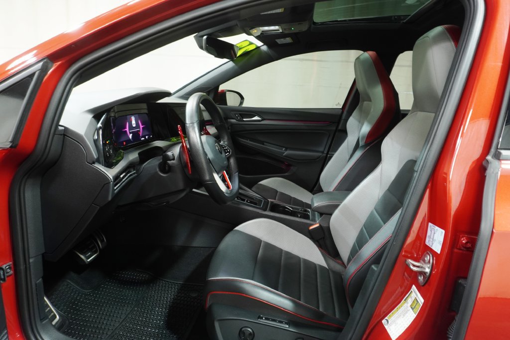 Used 2022 Volkswagen GTI SE FWD image 11