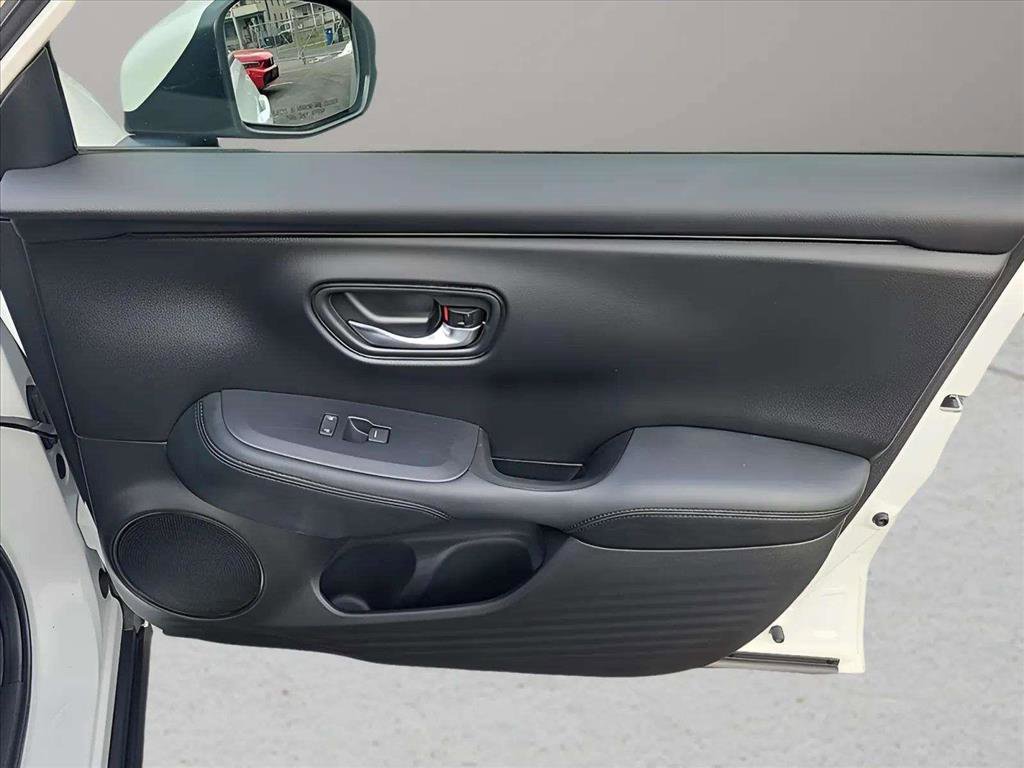 Used 2023 Honda HR-V LX image 26