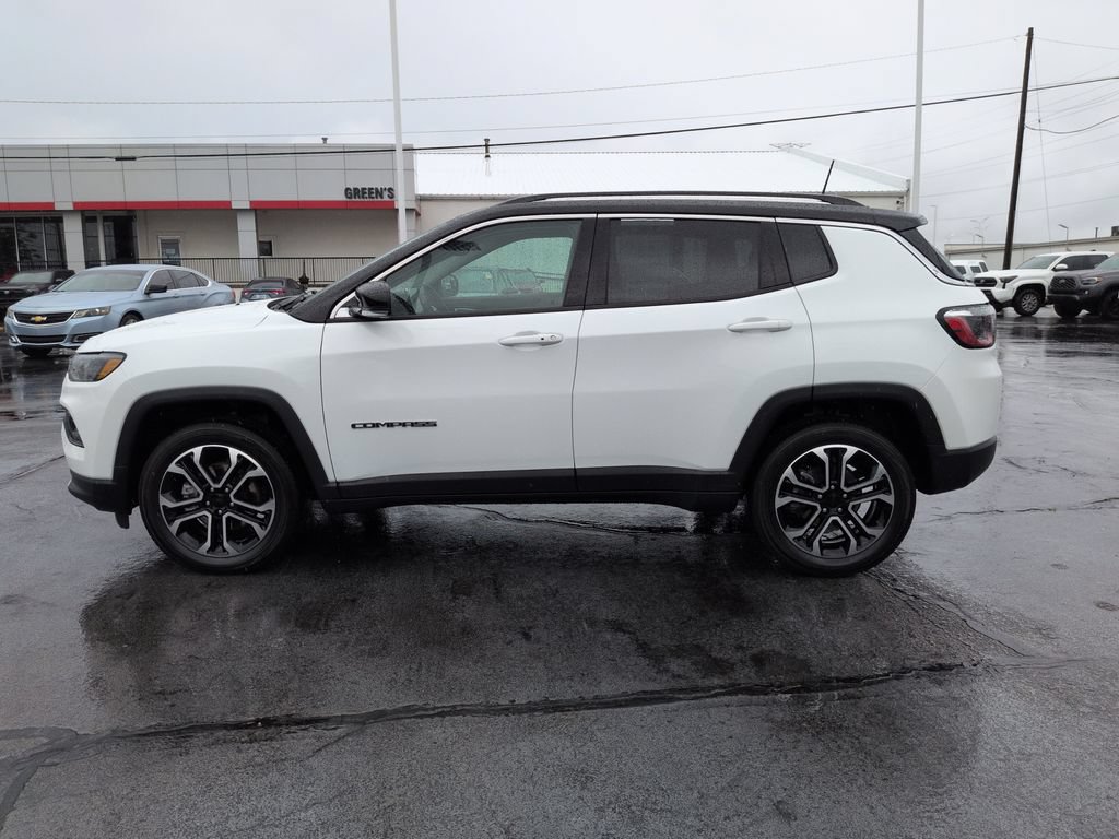 Used 2022 Jeep Compass Limited w/ Sun and Sound Group AWD/4WD image 2